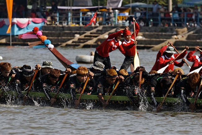 Phimai boat races-112